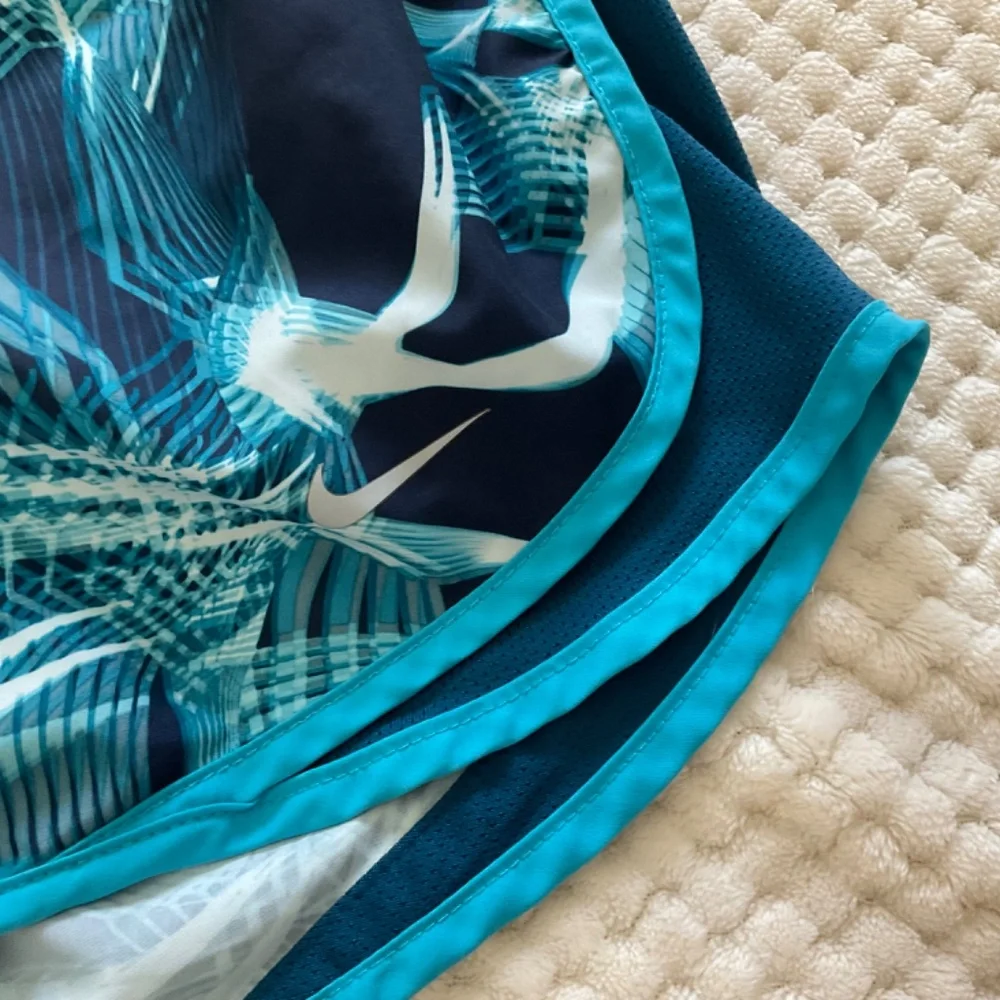 Nike Tempo‎ Running/Athletic Shorts - Blue Abstract Print - Size Small